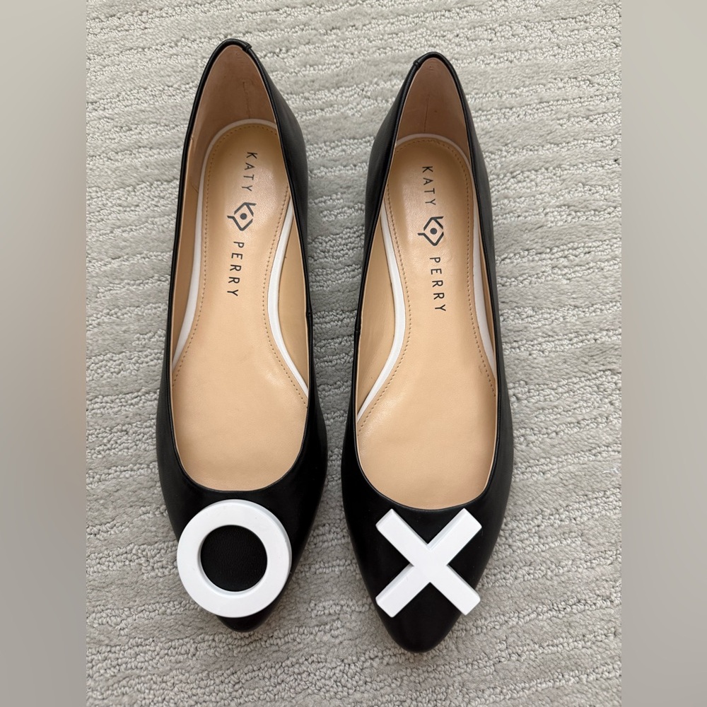 NWT-Katy Perry, black XO flats, size 9